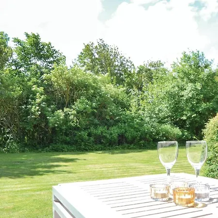 Three-bedroom Holiday In Vakantiehuis Tisvildeleje